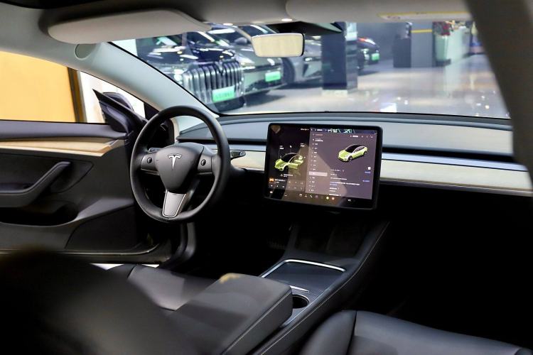 Used Tesla Model 3 2022 Rear-Wheel-Drive Version Interior 2