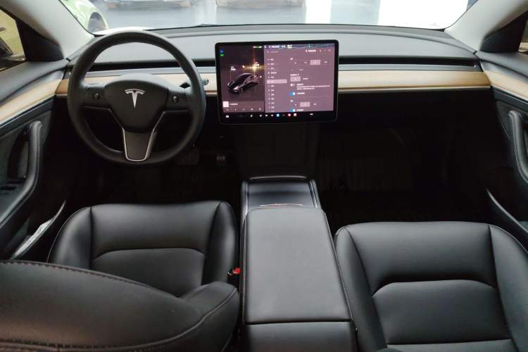 Used Tesla Model 3 2022 Rear-Wheel-Drive Version Interior 2