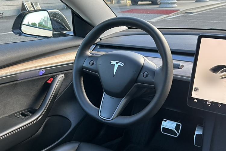 Used Tesla Model 3 2022 Rear-Wheel-Drive Version Interior 2