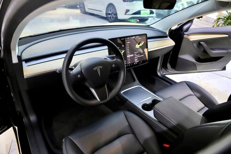 Used Tesla Model 3 2022 Rear-Wheel-Drive Version Interior 3