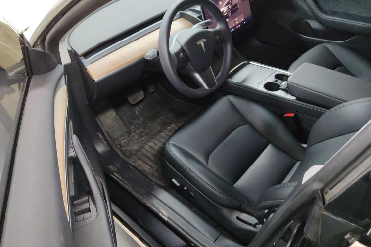 Used Tesla Model 3 2022 Rear-Wheel-Drive Version Interior 3