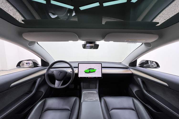Used Tesla Model 3 2022 Rear-Wheel-Drive Version Interior 5