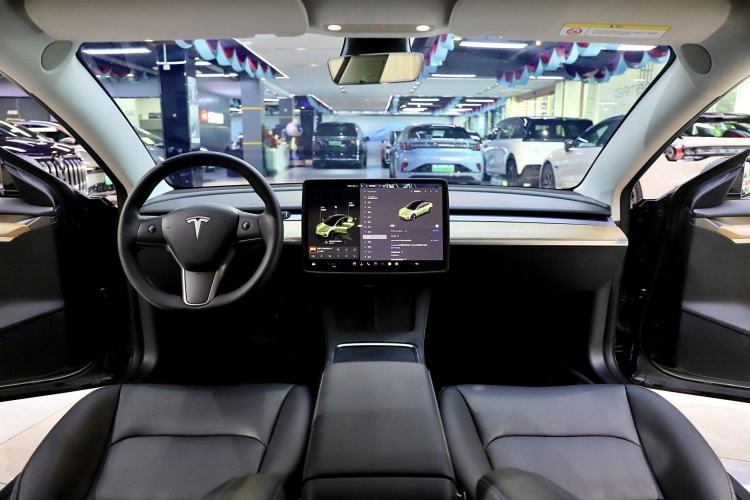 Used Tesla Model 3 2022 Rear-Wheel-Drive Version Interior 5