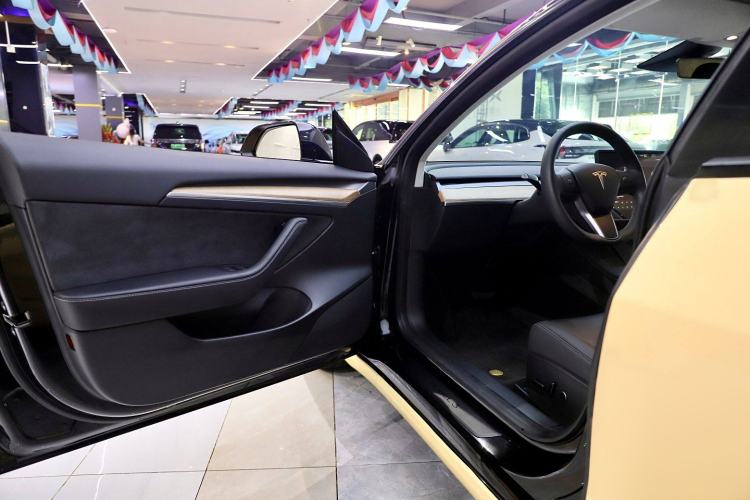 Used Tesla Model 3 2022 Rear-Wheel-Drive Version Interior 6