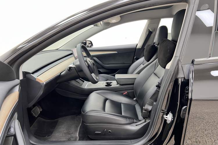 Used Tesla Model 3 2022 Rear-Wheel-Drive Version Interior 7