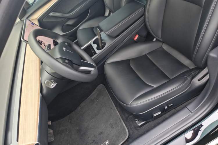 Used Tesla Model 3 2022 Rear-Wheel-Drive Version Left Front Seat