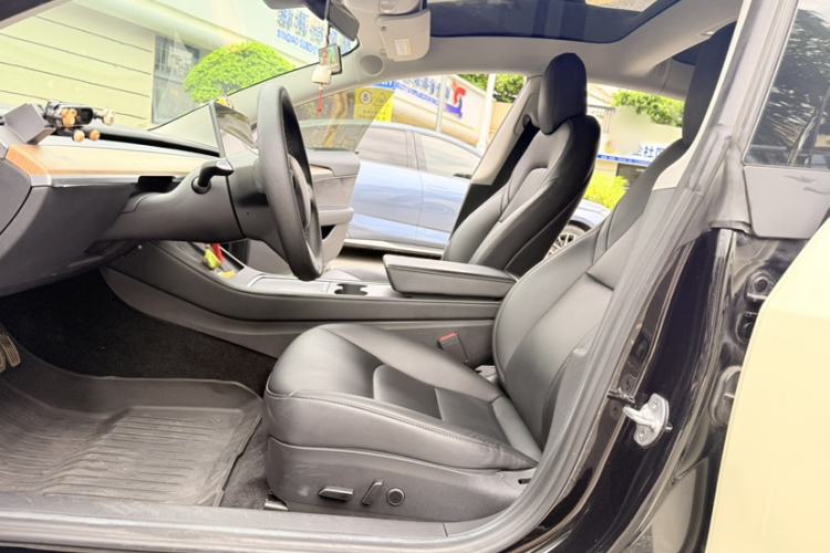 Used Tesla Model 3 2022 Rear-Wheel-Drive Version Left Front Seat