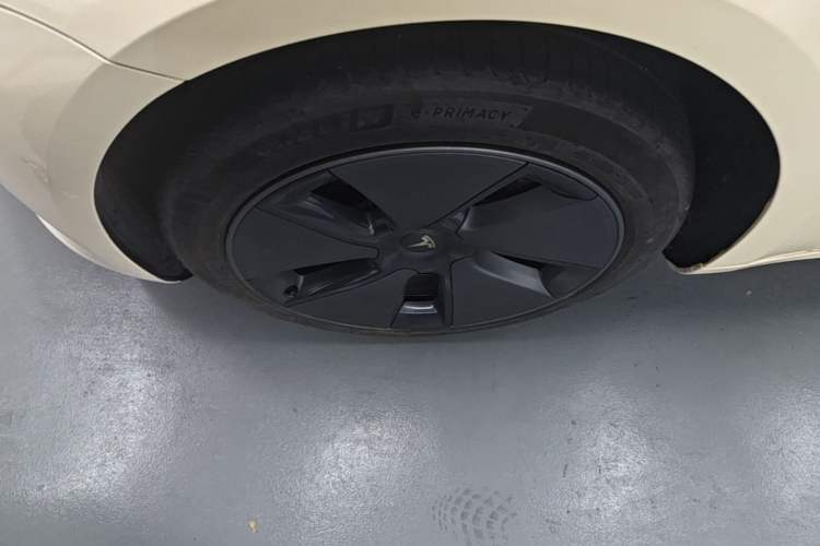 Used Tesla Model 3 2022 Rear-Wheel-Drive Version Left Front Wheel Hub