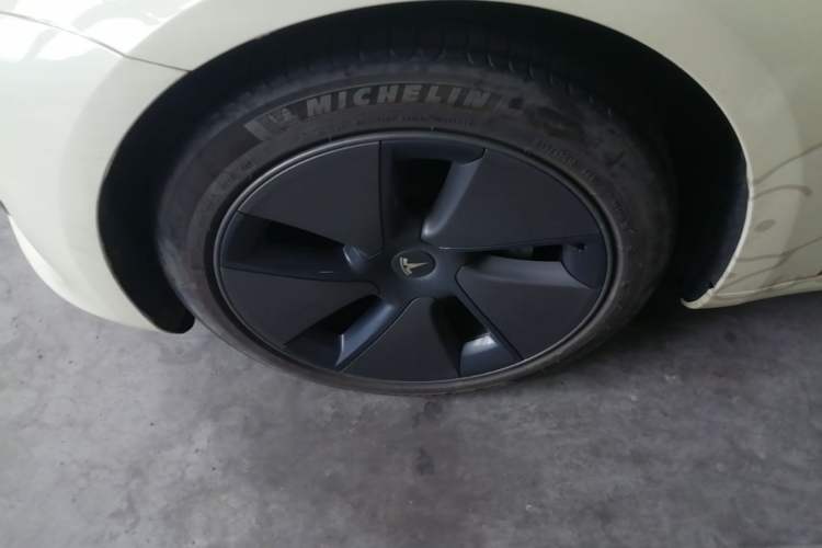 Used Tesla Model 3 2022 Rear-Wheel-Drive Version Left Front Wheel Hub