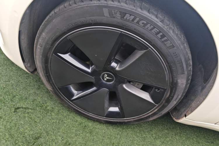 Used Tesla Model 3 2022 Rear-Wheel-Drive Version Left Front Wheel Hub