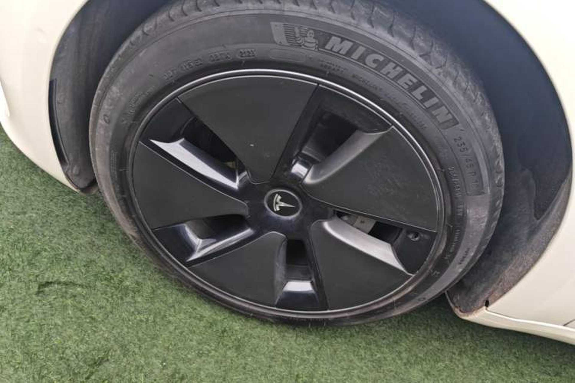Used Tesla Model 3 2022 Rear-Wheel-Drive Version Left Front Wheel Hub