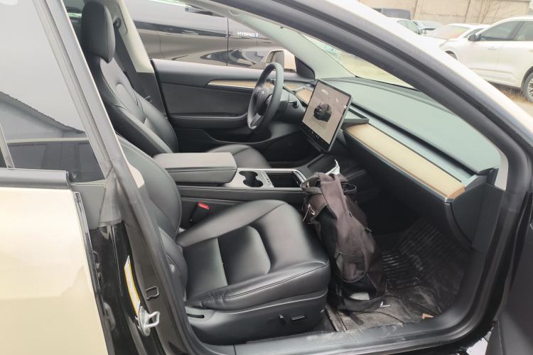 Used Tesla Model 3 2022 Rear-Wheel-Drive Version Right Front Seat