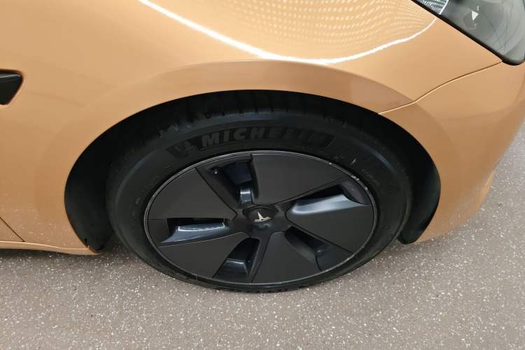 Used Tesla Model 3 2022 Rear-Wheel-Drive Version Right Front Wheel Hub