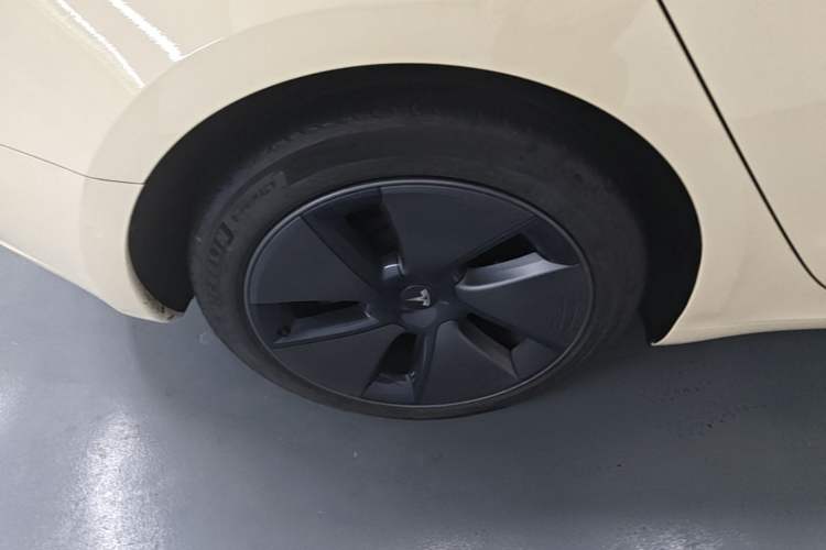 Used Tesla Model 3 2022 Rear-Wheel-Drive Version Right Rear Wheel Hub