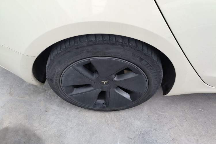 Used Tesla Model 3 2022 Rear-Wheel-Drive Version Right Rear Wheel Hub