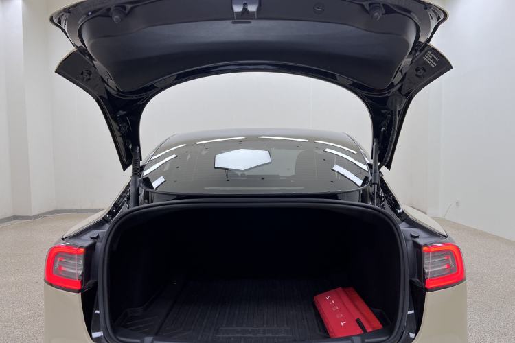 Used Tesla Model 3 2022 Rear-Wheel-Drive Version Trunk