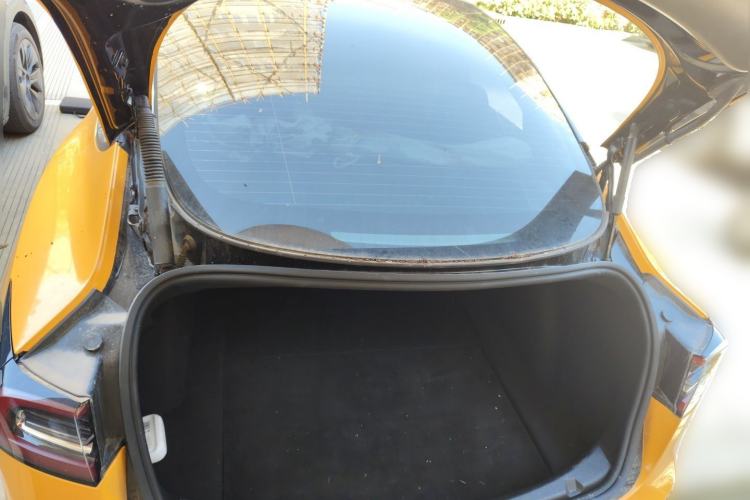 Used Tesla Model 3 2022 Rear-Wheel-Drive Version Trunk