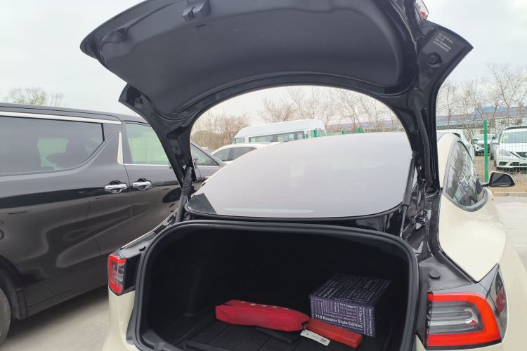 Used Tesla Model 3 2022 Rear-Wheel-Drive Version Trunk