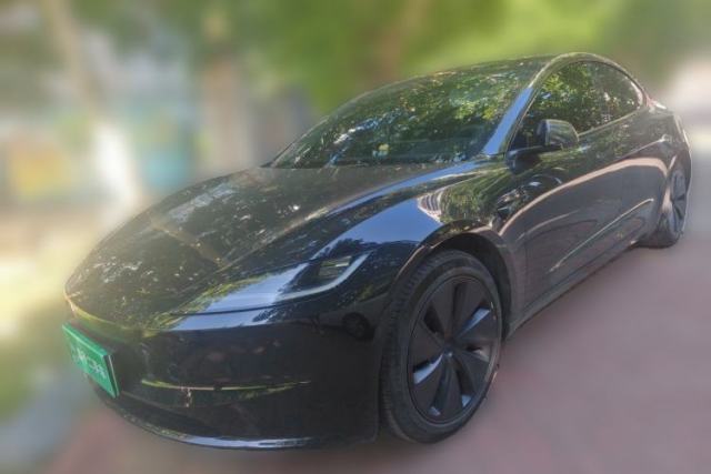 Ojetý Tesla Model 3 2023 Rear-Wheel-Drive Version