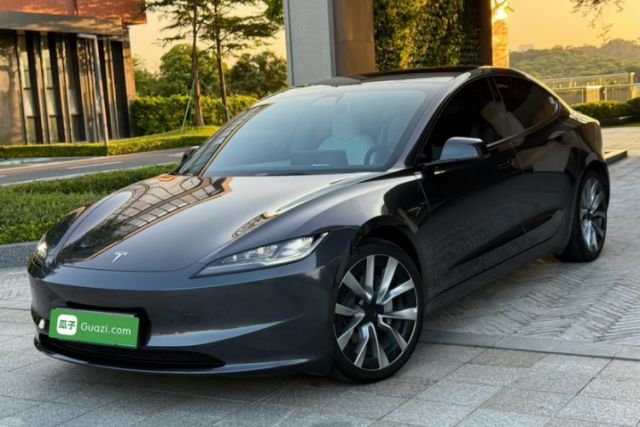 Used Tesla Model 3 2023 Long-Range All-Wheel-Drive Version