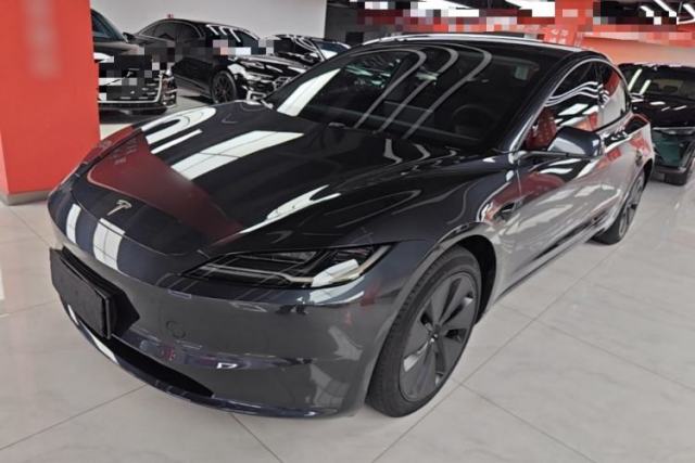 Used Tesla Model 3 2023 Long-Range All-Wheel-Drive Version