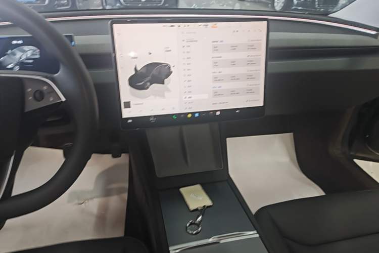 Used Tesla Model 3 2023 Rear-Wheel-Drive Version Audio And AC Panel
