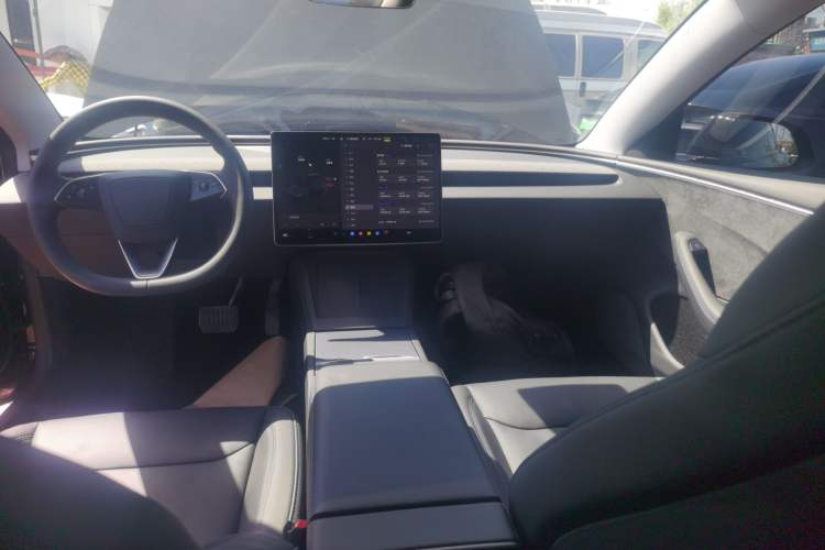 Used Tesla Model 3 2023 Long-Range All-Wheel-Drive Version Audio And AC Panel