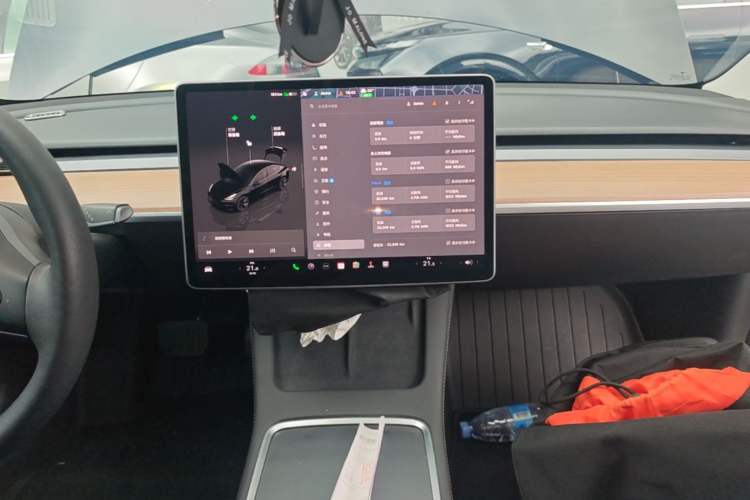 Used Tesla Model 3 2023 Rear-Wheel-Drive Version Audio And AC Panel