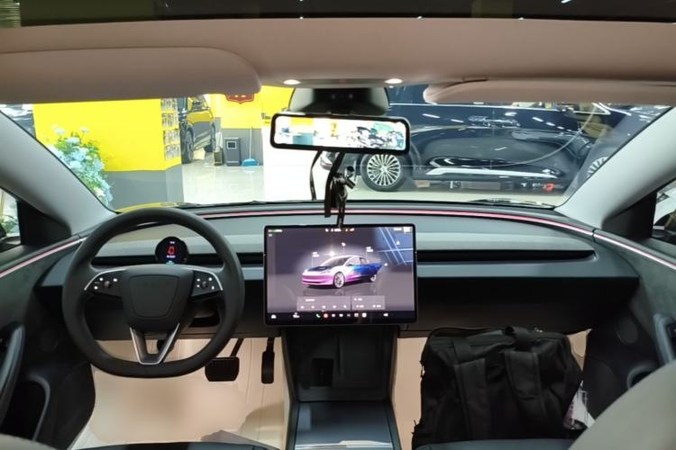 Used Tesla Model 3 2023 Long-Range All-Wheel-Drive Version Center Console