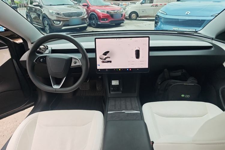 Used Tesla Model 3 2023 Long-Range All-Wheel-Drive Version Center Console