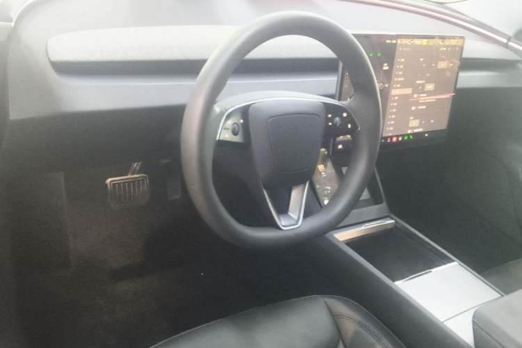 Used Tesla Model 3 2023 Rear-Wheel-Drive Version Center Console