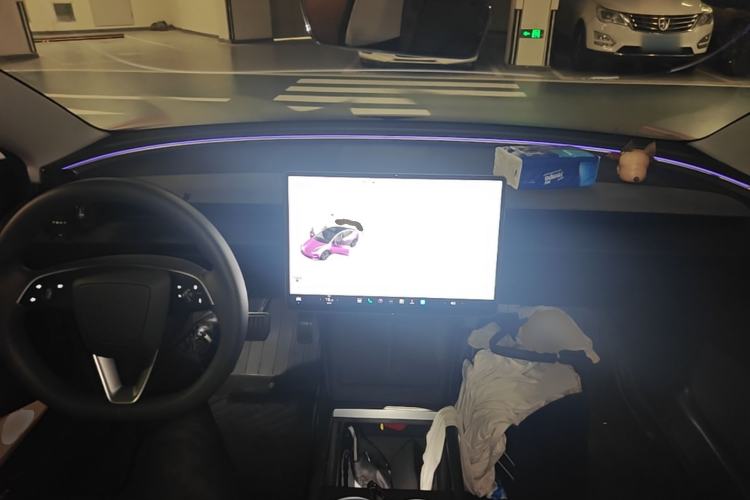Used Tesla Model 3 2023 Rear-Wheel-Drive Version Center Console