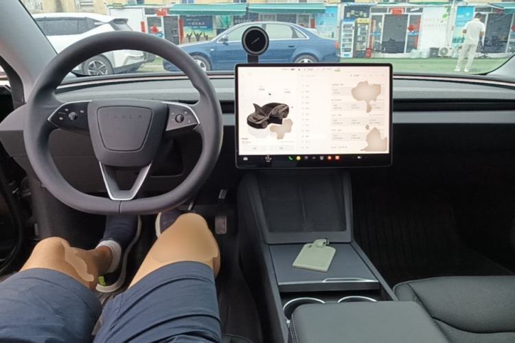 Used Tesla Model 3 2023 Rear-Wheel-Drive Version Center Console