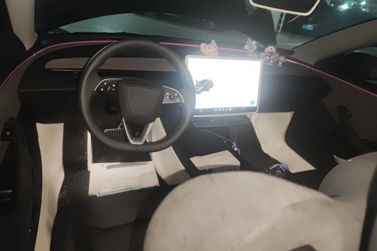 Used Tesla Model 3 2023 Rear-Wheel-Drive Version Center Console