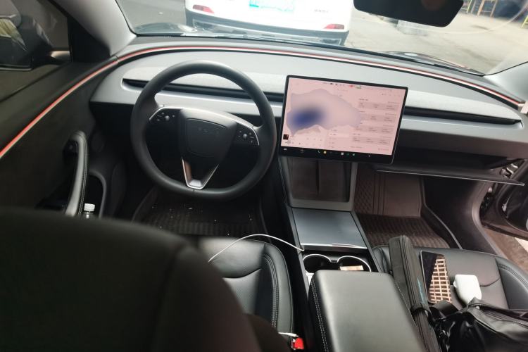 Used Tesla Model 3 2023 Long-Range All-Wheel-Drive Version Center Console