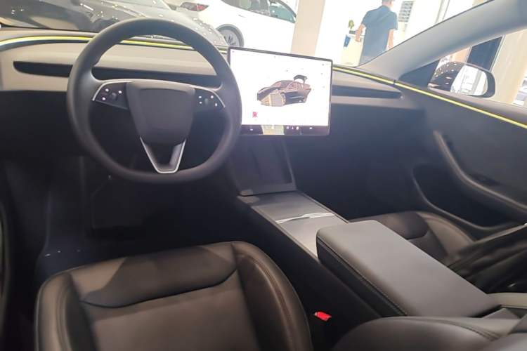 Used Tesla Model 3 2023 Long-Range All-Wheel-Drive Version Center Console