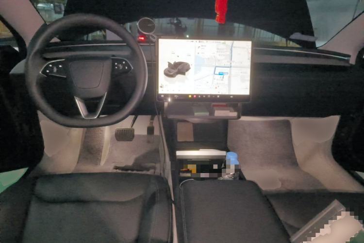 Used Tesla Model 3 2023 Long-Range All-Wheel-Drive Version Center Console