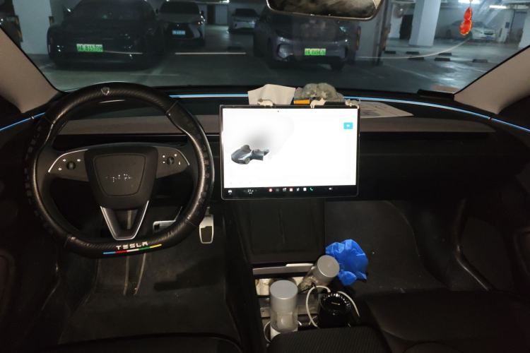 Used Tesla Model 3 2023 Long-Range All-Wheel-Drive Version Center Console