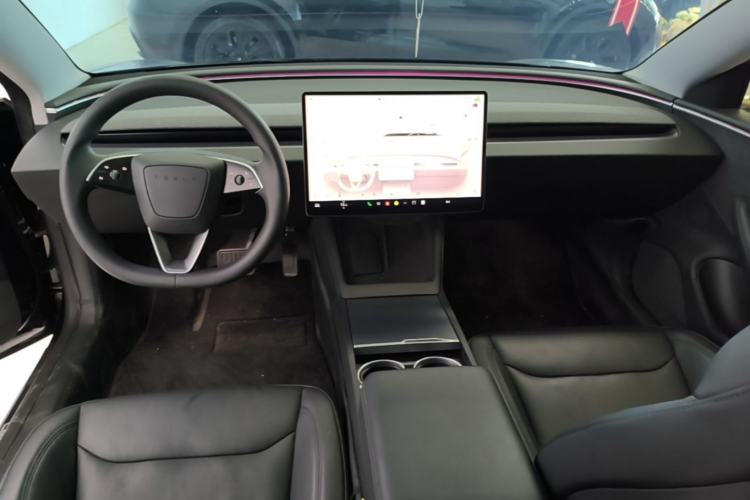 Used Tesla Model 3 2023 Long-Range All-Wheel-Drive Version Center Console