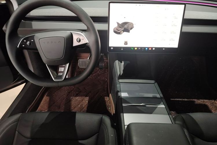 Used Tesla Model 3 2023 Rear-Wheel-Drive Version Center Console