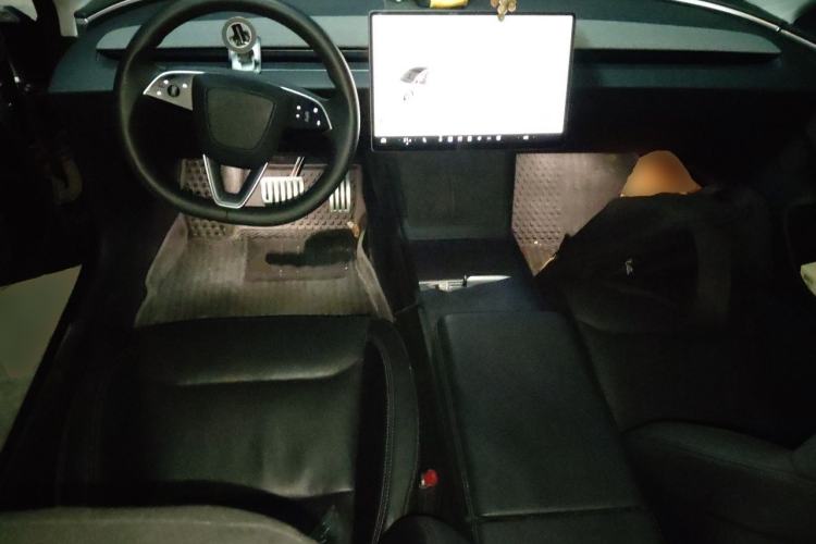Used Tesla Model 3 2023 Long-Range All-Wheel-Drive Version Center Console