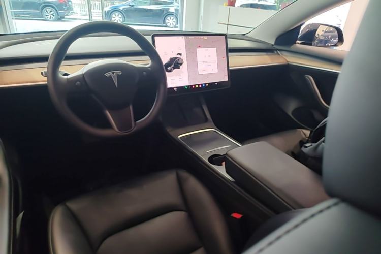 Used Tesla Model 3 2023 Rear-Wheel-Drive Version Center Console