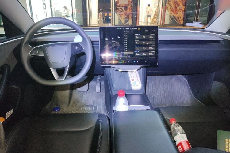 Used Tesla Model 3 2023 Rear-Wheel-Drive Version Center Console