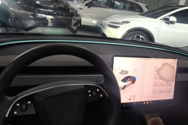 Used Tesla Model 3 2023 Long-Range All-Wheel-Drive Version Center Console