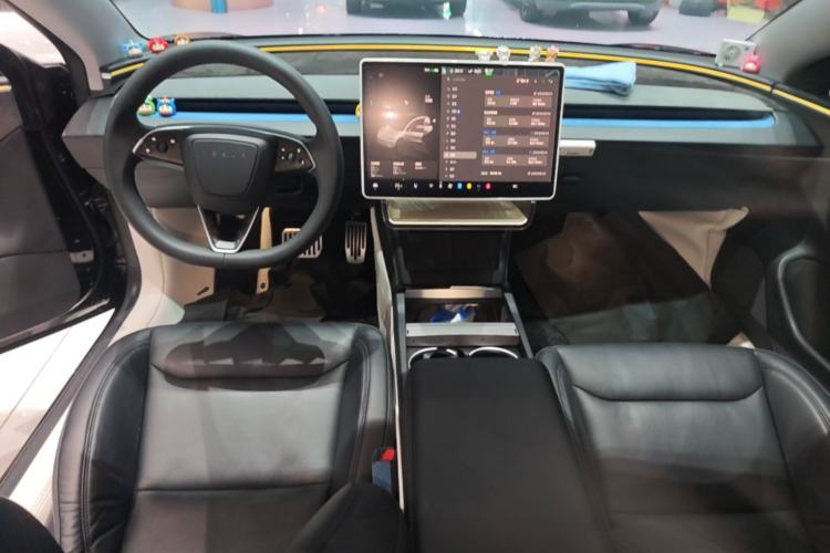 Used Tesla Model 3 2023 Rear-Wheel-Drive Version Center Console