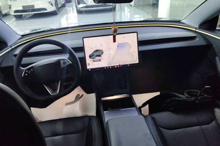 Used Tesla Model 3 2023 Long-Range All-Wheel-Drive Version Center Console