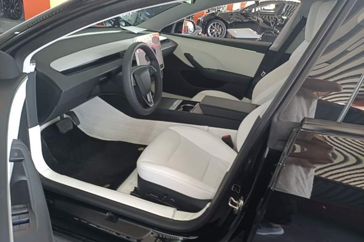 Used Tesla Model 3 2023 Long-Range All-Wheel-Drive Version Driver Seat