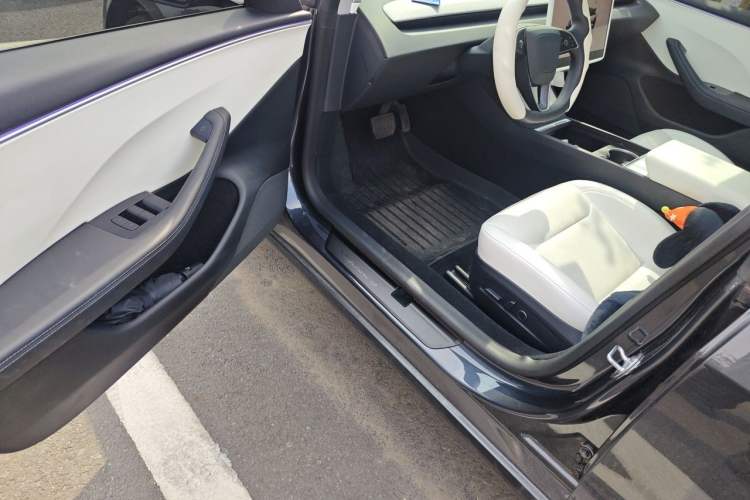 Used Tesla Model 3 2023 Rear-Wheel-Drive Version Driver Seat