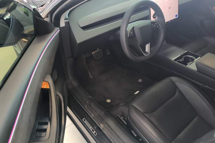 Used Tesla Model 3 2023 Long-Range All-Wheel-Drive Version Driver Seat