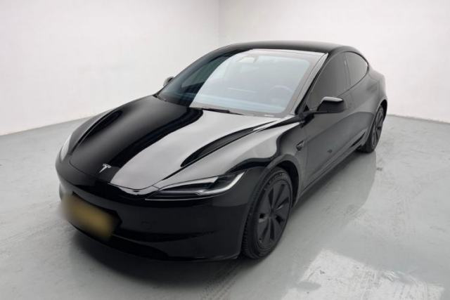 Tesla Model 3 2023 Rear-Wheel-Drive Version usado